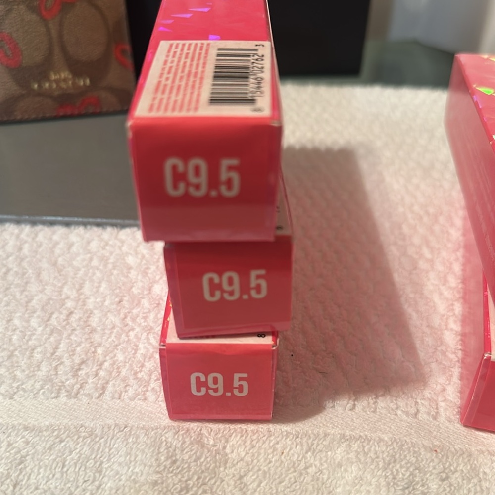 NIB Jeffree Star concealer - Picture 2 of 2